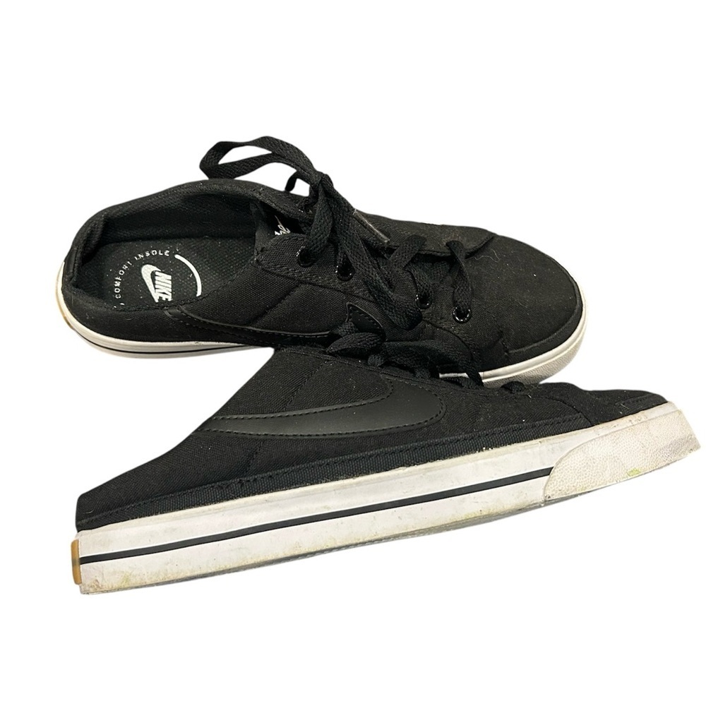 Nike Women’s Black Canvas Low-Top Sneakers